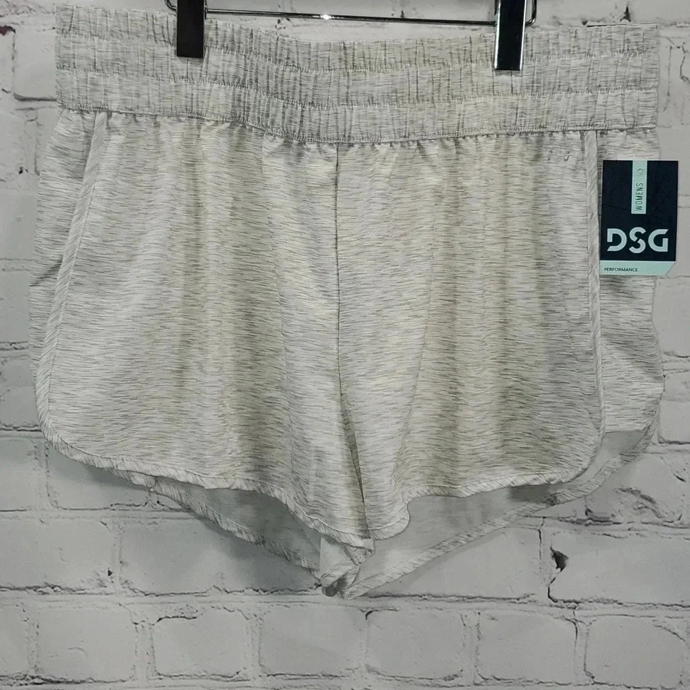 DSG High Rise Stride Short 3in Inseam Size XL NWT